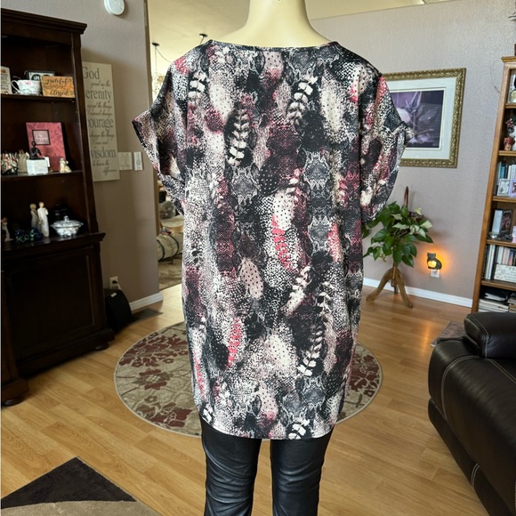 MPH Collection multicolored short sleeve Vneck blouse-size 1X - Picture 2 of 9